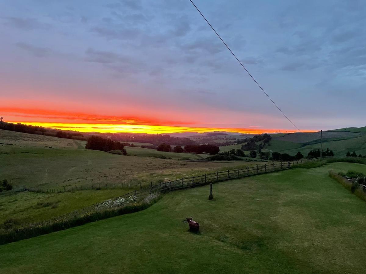 Ladyurd Farmhouse West Linton Экстерьер фото